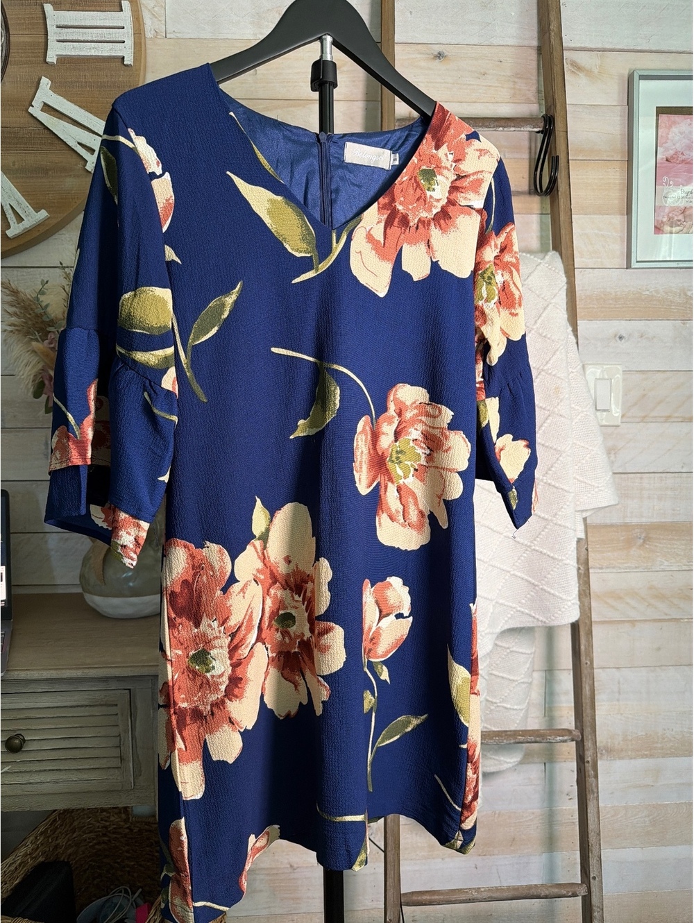 Women's Navy Blue Floral Print V-Neck Midi Dress with 3/4 Sleeves
